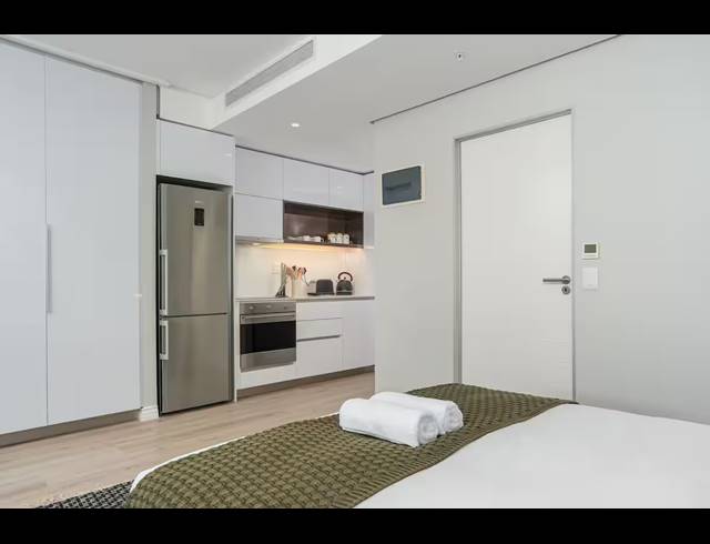 0.5 BEDROOM APARTMENT FOR SALE IN CAPE TOWN CITY CENTRE